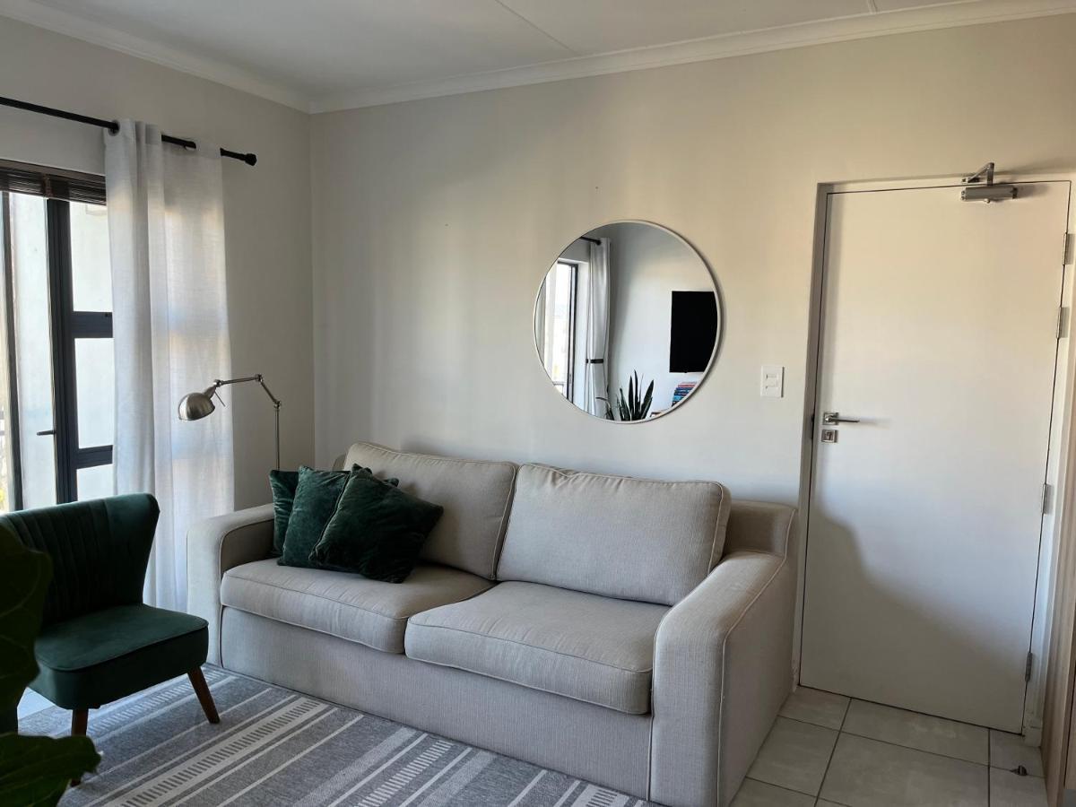 Luxury One Bedroom Apartment Сомерсет-Уэст Экстерьер фото