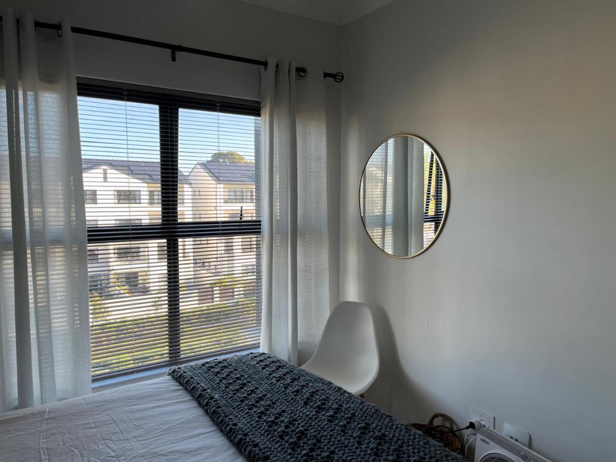 Luxury One Bedroom Apartment Сомерсет-Уэст Экстерьер фото