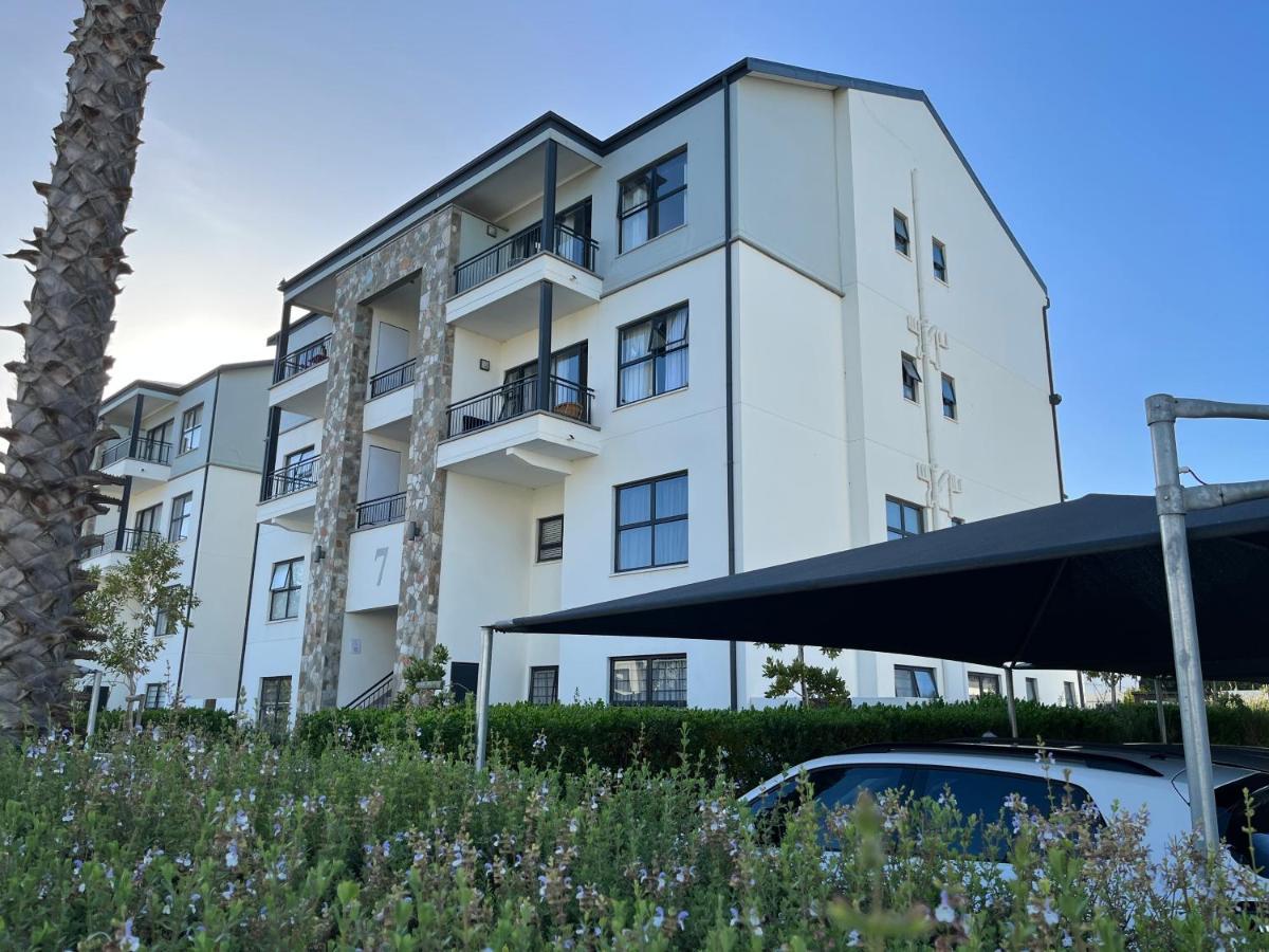 Luxury One Bedroom Apartment Сомерсет-Уэст Экстерьер фото