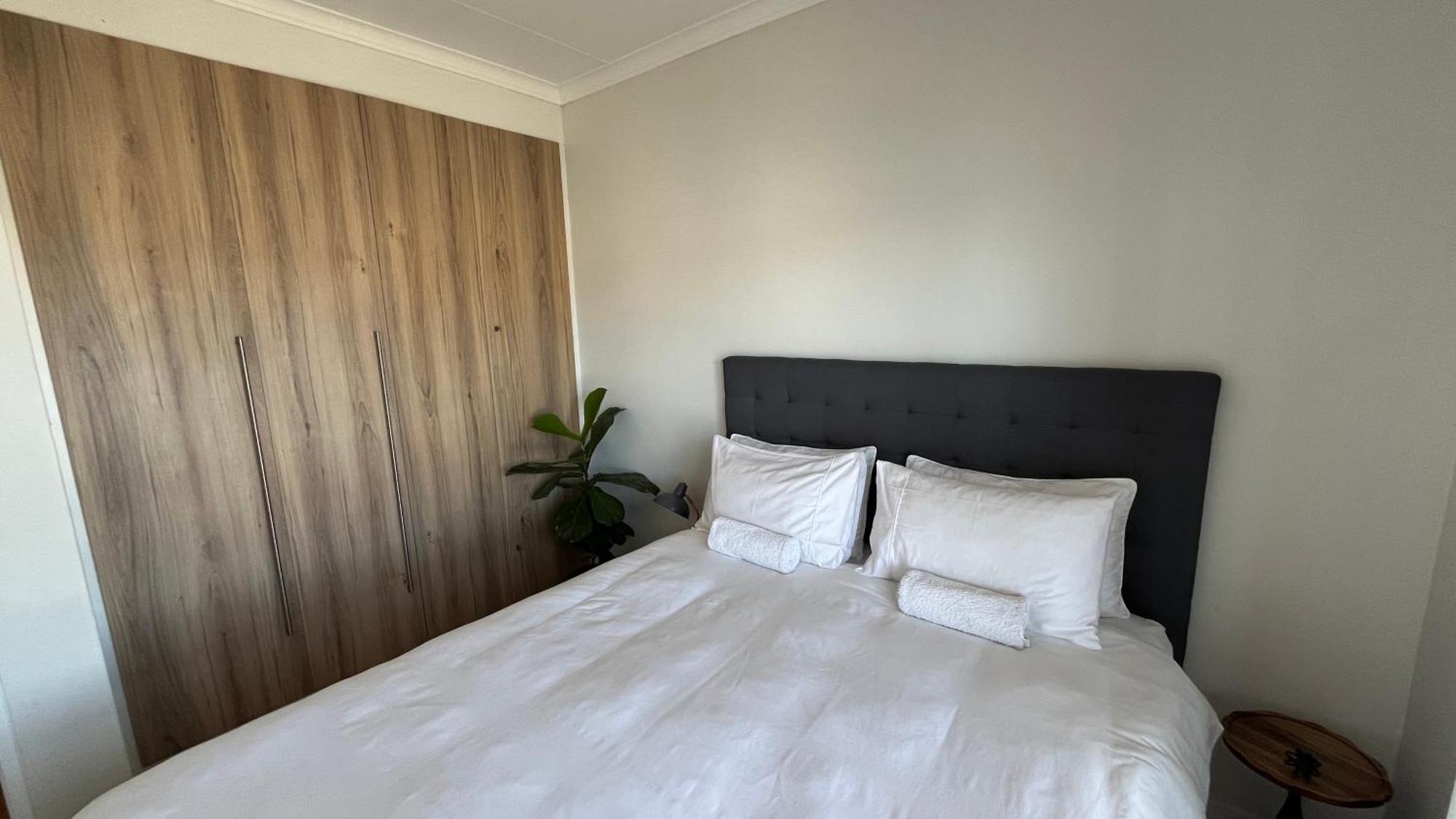Luxury One Bedroom Apartment Сомерсет-Уэст Экстерьер фото